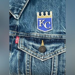 Levi’s Kansas City Royals MLB‎ Denim Trucker Jacket Women’s Size Large